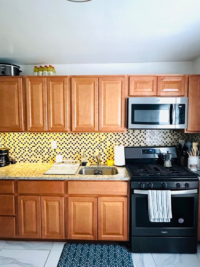 Building Photo - 9 Millers Ln