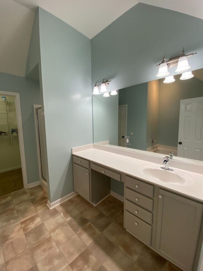 Building Photo - Cozy Home with Fenced-In Backyard for Rent in Bessemer! Available to View with 48 Hours Notice!