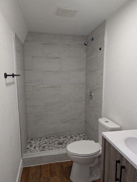 Building Photo - 1909 E 99th Ave