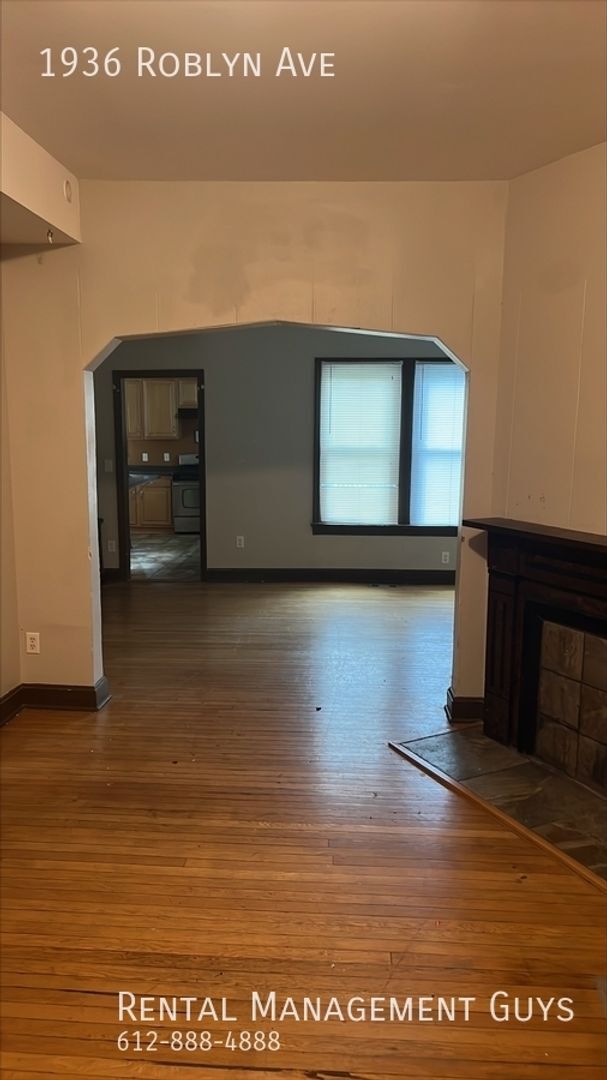 Building Photo - 1936/1938 Roblyn Ave