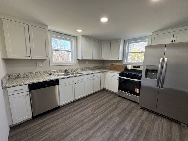 Building Photo - 122 N Vine St