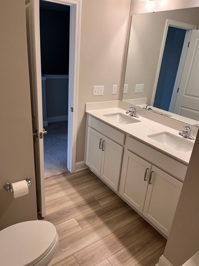 Building Photo - New 3 Bedroom 2.5 Bathroom Townhouse with ...