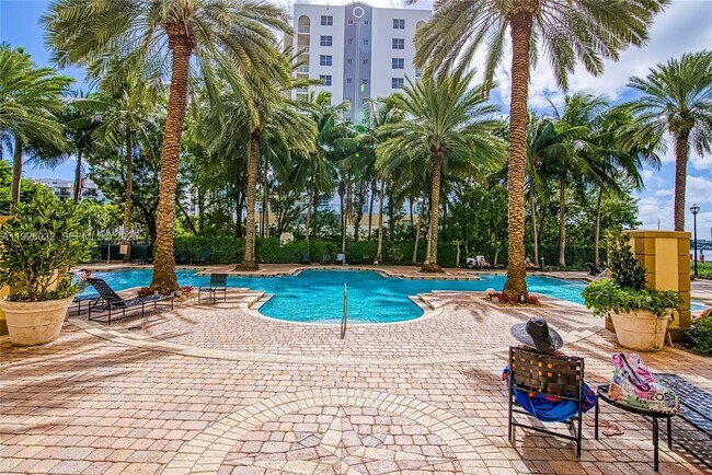 Building Photo - 17150 N Bay Rd