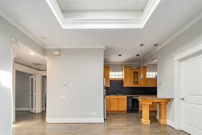 Building Photo - 4038 Lemmon Ave