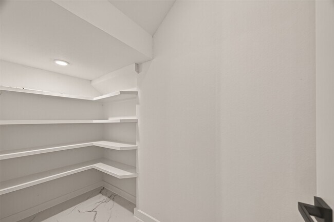 Building Photo - 90 Burress St