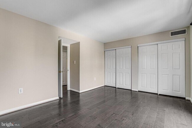 Building Photo - 6139 Leesburg Pike