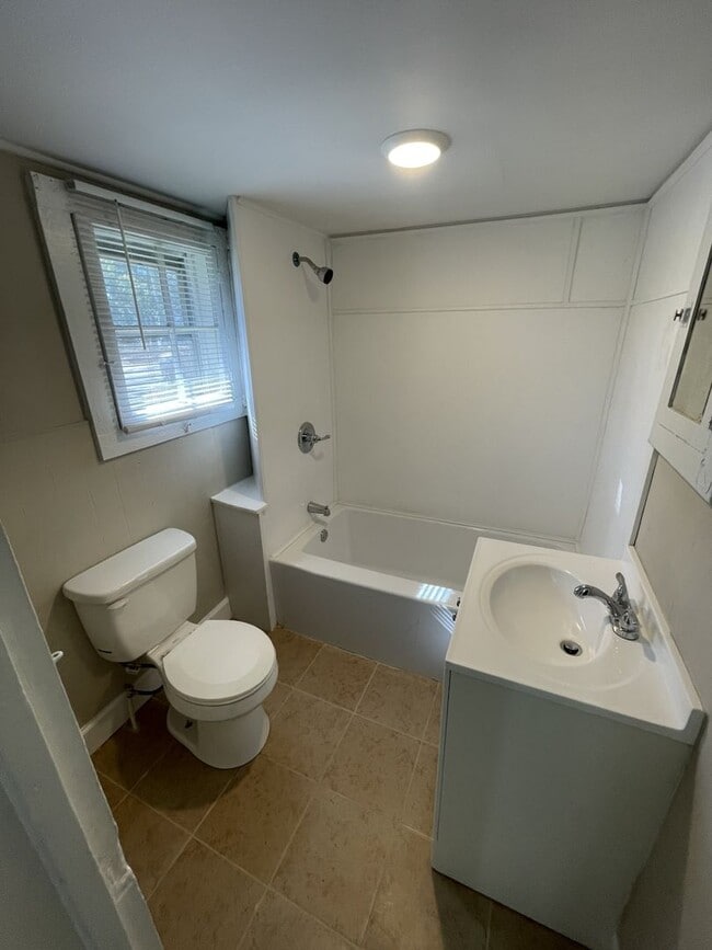 Building Photo - 2 Bedroom 1 bathroom house in Wake Forest