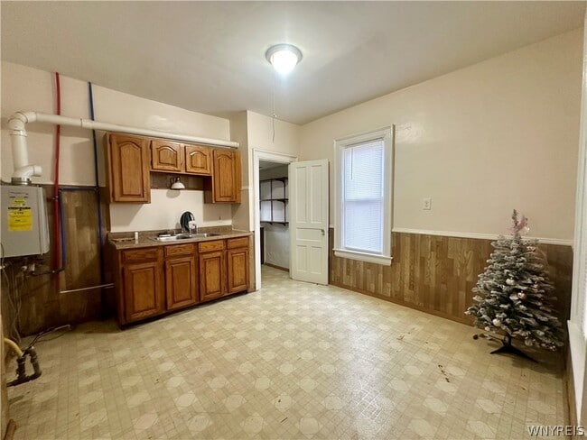 Building Photo - 34 Hayden St