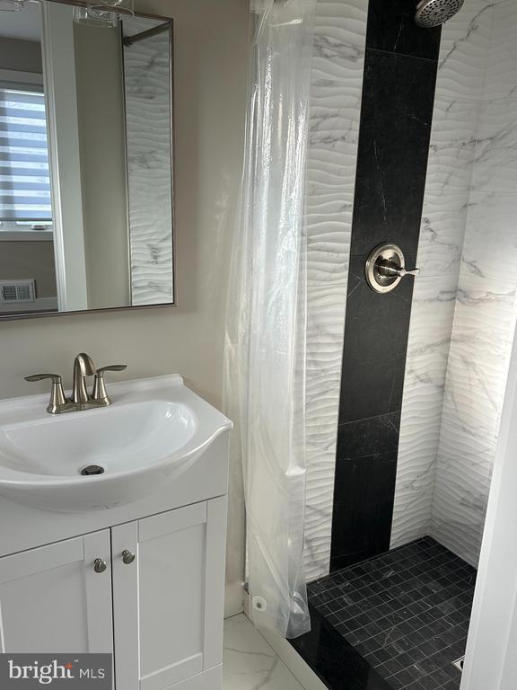 Building Photo - 12 Sanbert Cir