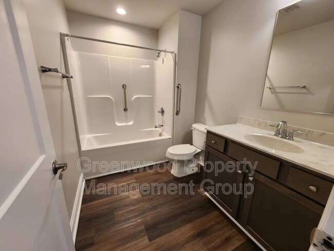 Building Photo - 414 Whiteoak St