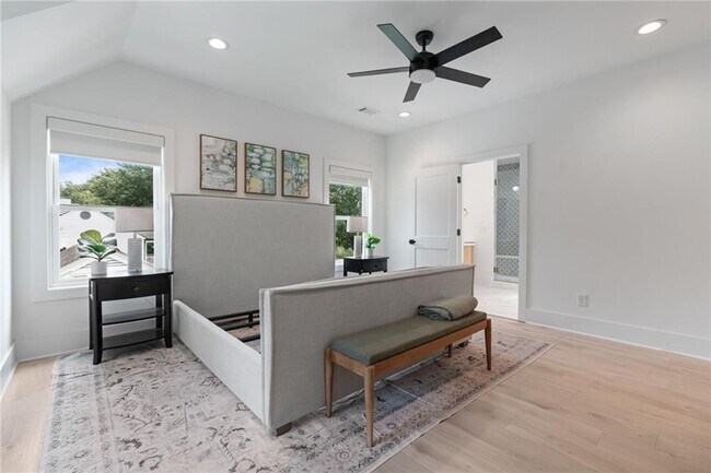 Building Photo - 2071 Fairhaven Cir NE