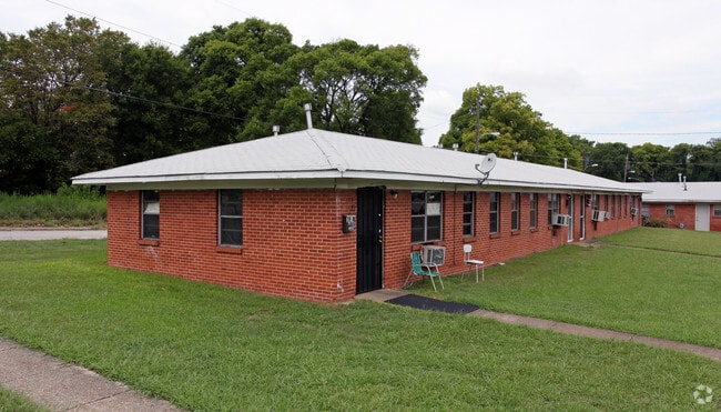 Primary Photo - Norwood Plaza Apartments