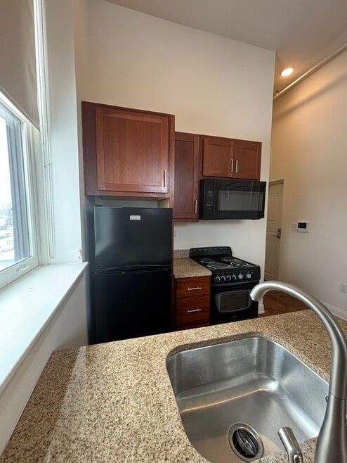 Building Photo - 591 Terrace Blvd