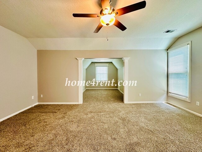 Building Photo - Blue Valley Schools, Walking Distance to Elementary School and Neighborhood Pool!