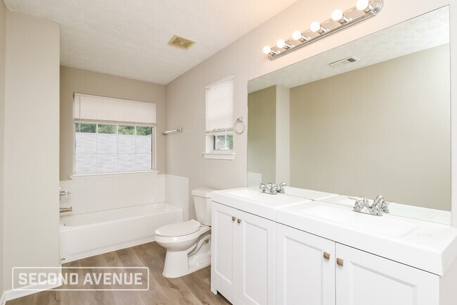 Building Photo - 1710 Riverchase Cir NE
