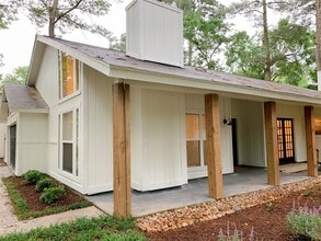 Building Photo - 5 Sandlily Ct