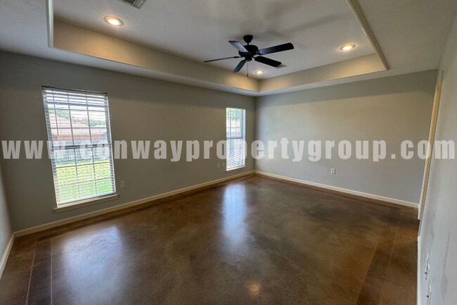 Building Photo - 910 Wineberry Rd