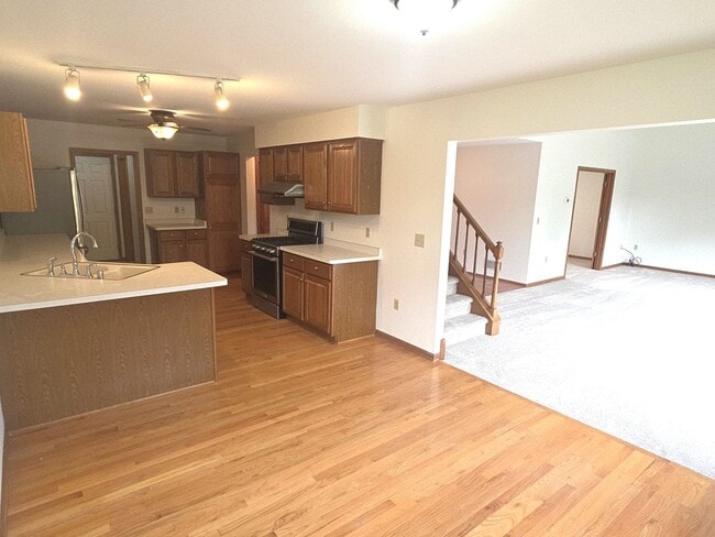 Building Photo - 3207 S Ridge Crest Ct