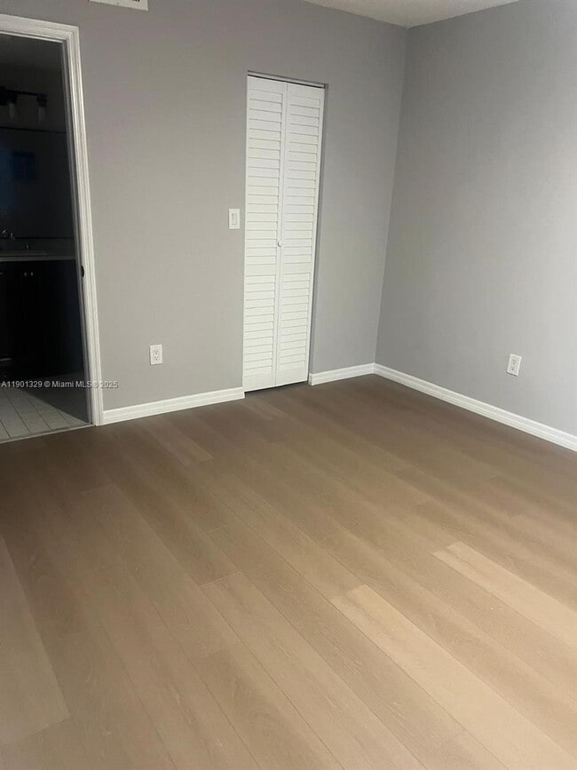 Building Photo - 438 NE 210th Cir Terrace