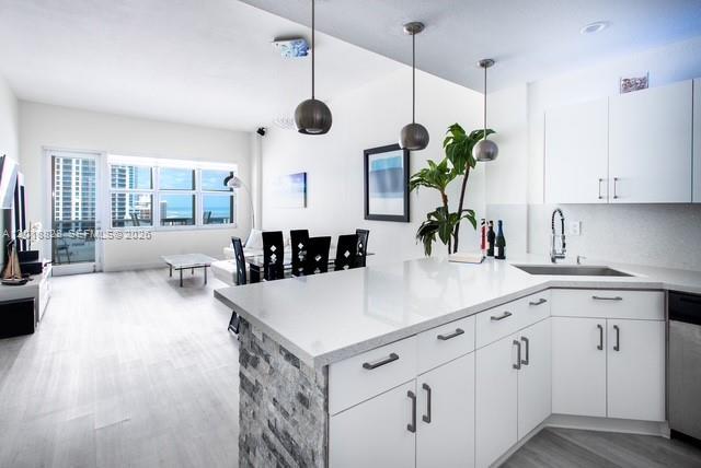 Building Photo - 3725 S Ocean Dr