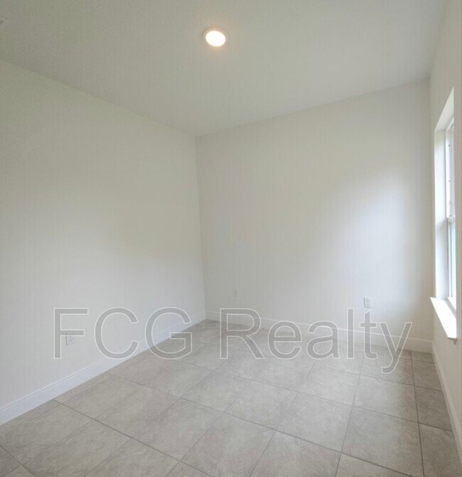 Building Photo - 8719 SW 133rd Ln Rd