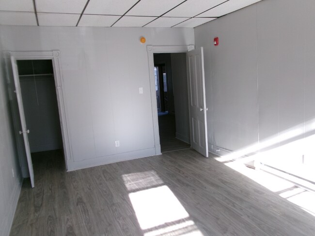 Building Photo - 1103 Mifflin St