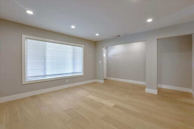 Building Photo - 406 Central Ave