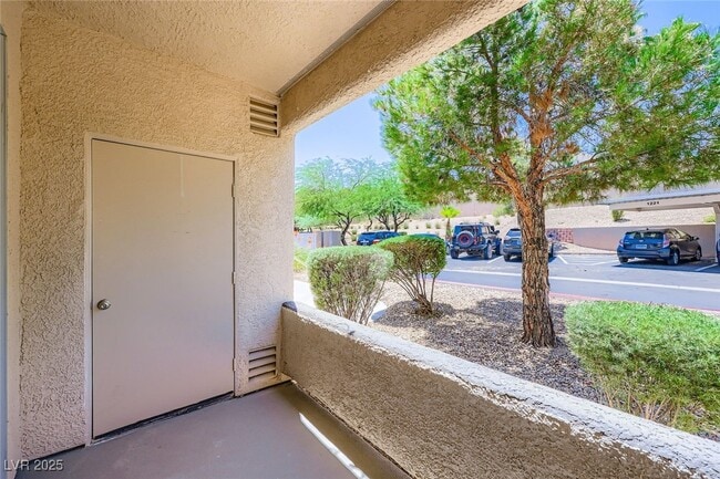 Building Photo - 75 N Valle Verde Dr