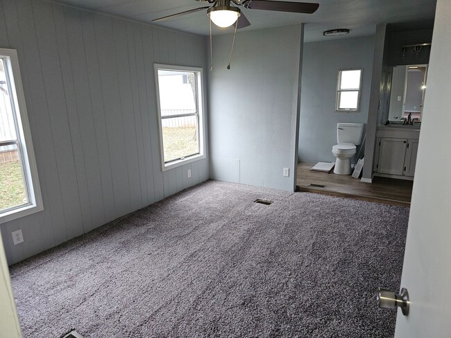 Building Photo - Nicely Remodeled 2 bed 2 bath Mobile Home ...