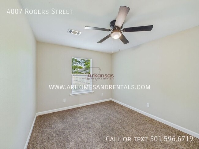 Building Photo - 4007 Rogers St