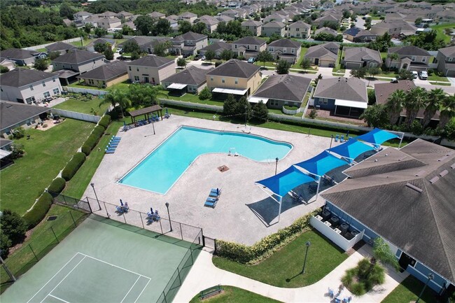 Building Photo - 7862 Carriage Pointe Dr