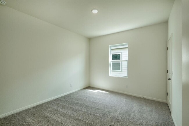 Building Photo - 332 Sieders St