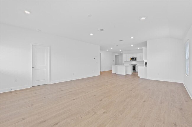 Building Photo - 129 Bruin Paw Dr