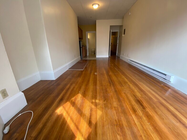 Building Photo - 506 Beacon St