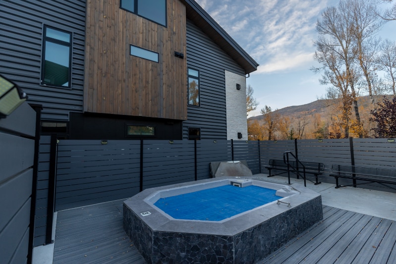 Building Photo - 722 Blue River Pkwy