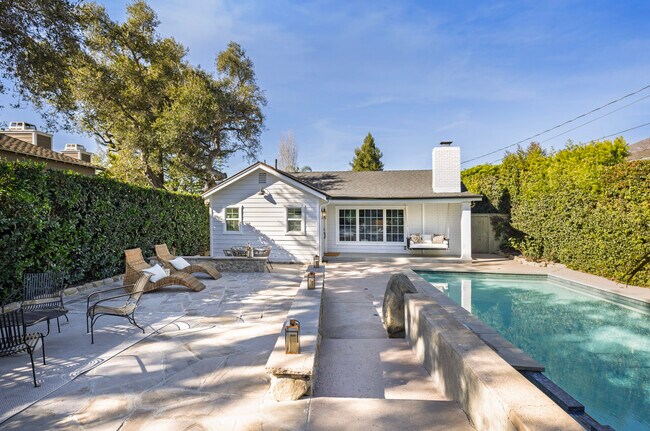 Building Photo - 627 Romero Canyon Rd