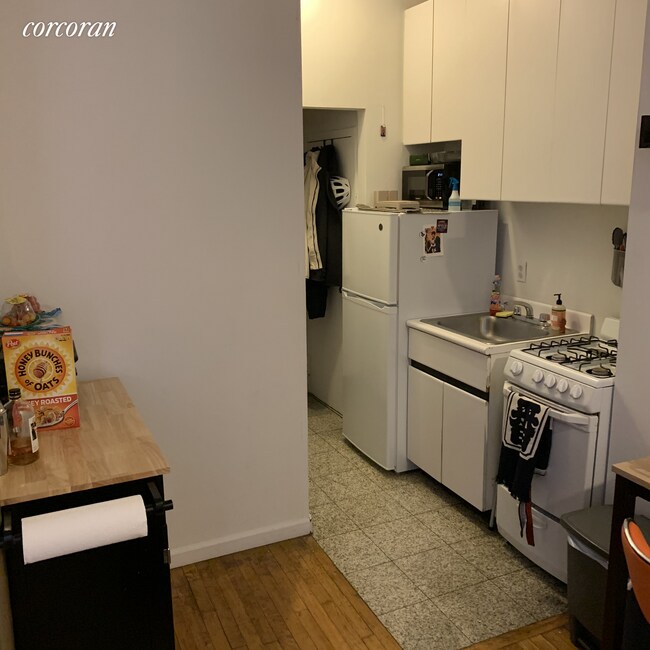 Building Photo - 1431 York Ave