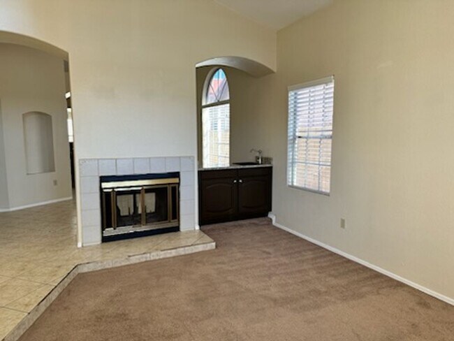 Building Photo - 4106 E Ashurst Dr