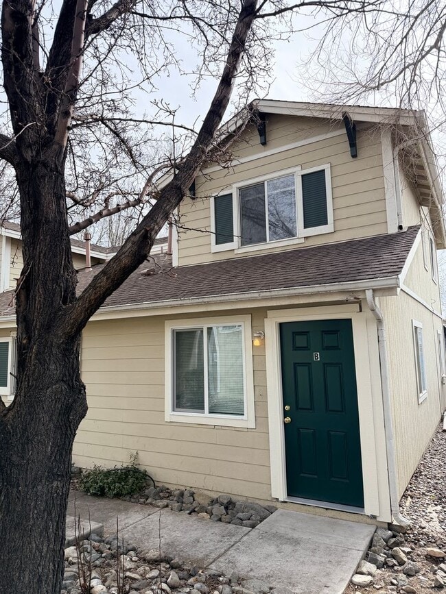 Building Photo - 360 Linden St