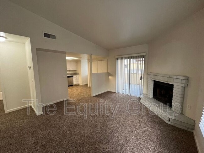 Building Photo - 4052 W Meadow Ave