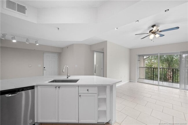 Building Photo - 3674 NW Adriatic Ln