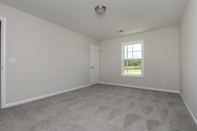 Building Photo - Elegant 4 Bedroom, 2 Bathroom Home with Modern Finishes & Open-Concept Living $2,150/mo rent