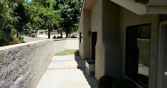Building Photo - 413 Vista Dorado Ln