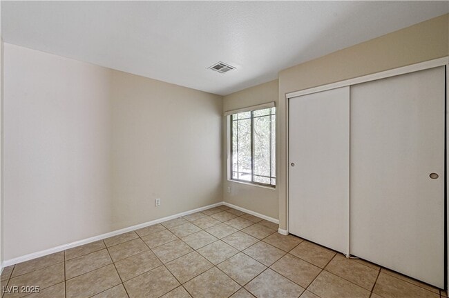 Building Photo - 6369 Bushkill Creek Ct