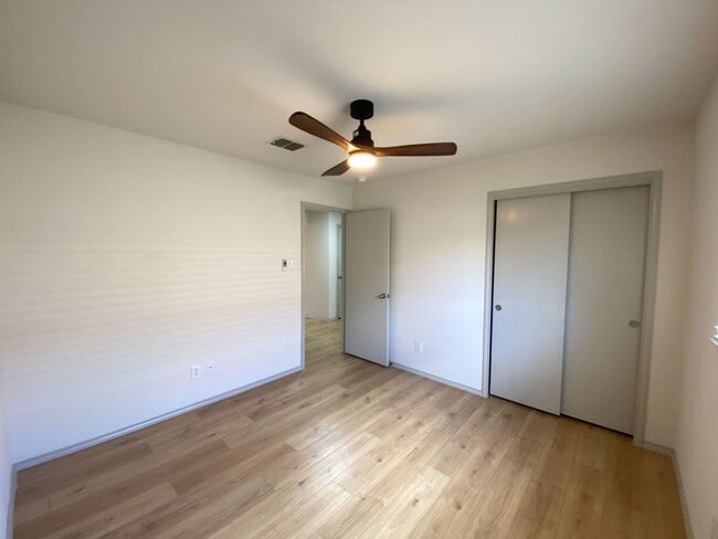 Building Photo - 1 STORY 3 BEDROOM WITH AN OFFICE AND 2 BATHROOM.