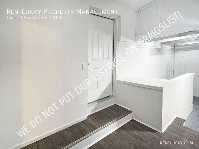 Building Photo - 105 SW 292nd St