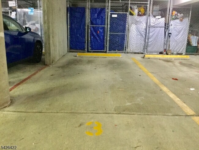 Building Photo - 2112 Clinton Ln