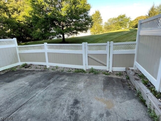 Building Photo - 33 Dorchester Dr