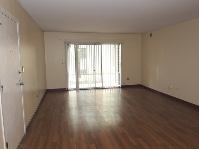 Building Photo - 6158 Knoll Way Dr