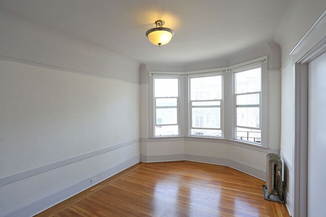 Building Photo - OPEN HOUSE: Thursday(1/23)6pm-6:30pm Top, ...